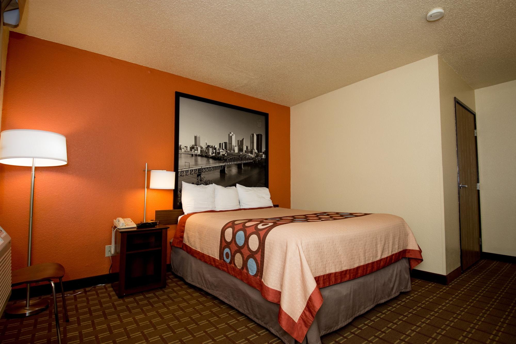 Super 8 By Wyndham Altoona Exterior foto