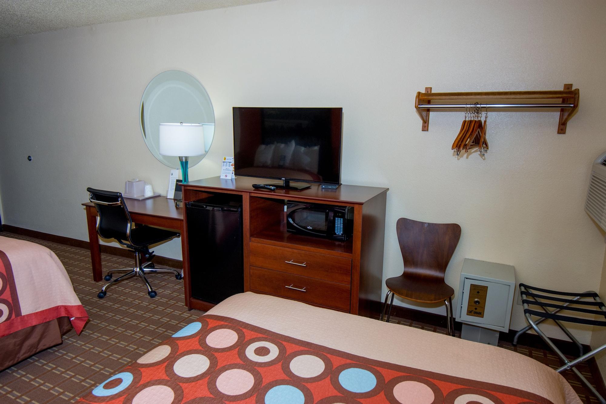 Super 8 By Wyndham Altoona Exterior foto