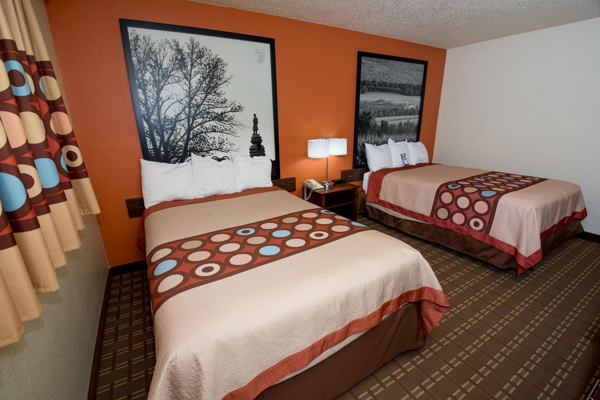 Super 8 By Wyndham Altoona Exterior foto
