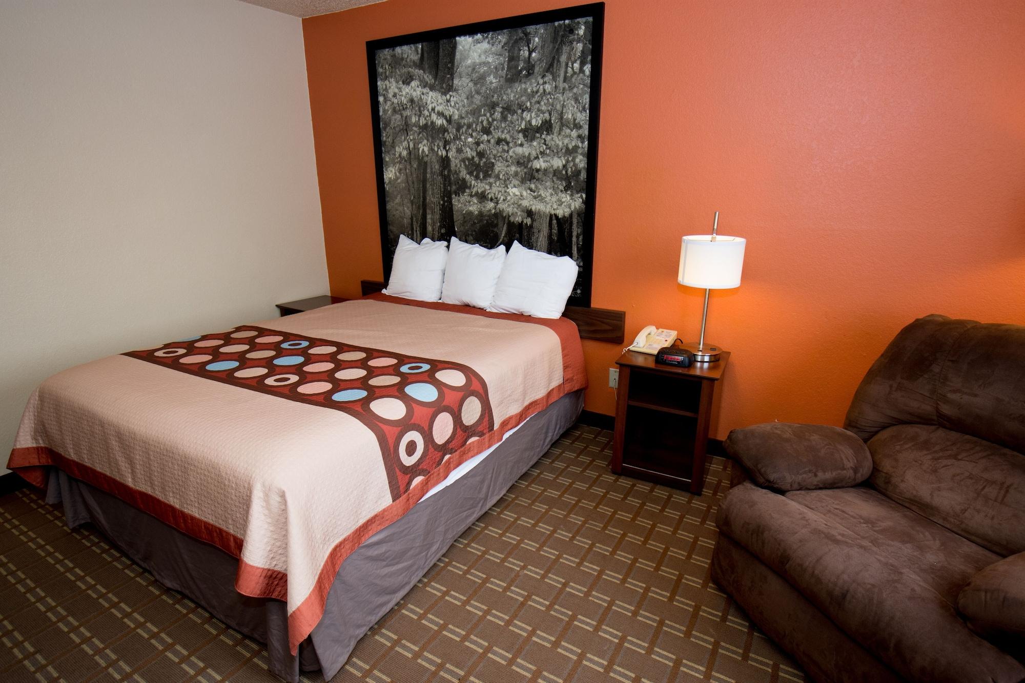 Super 8 By Wyndham Altoona Exterior foto