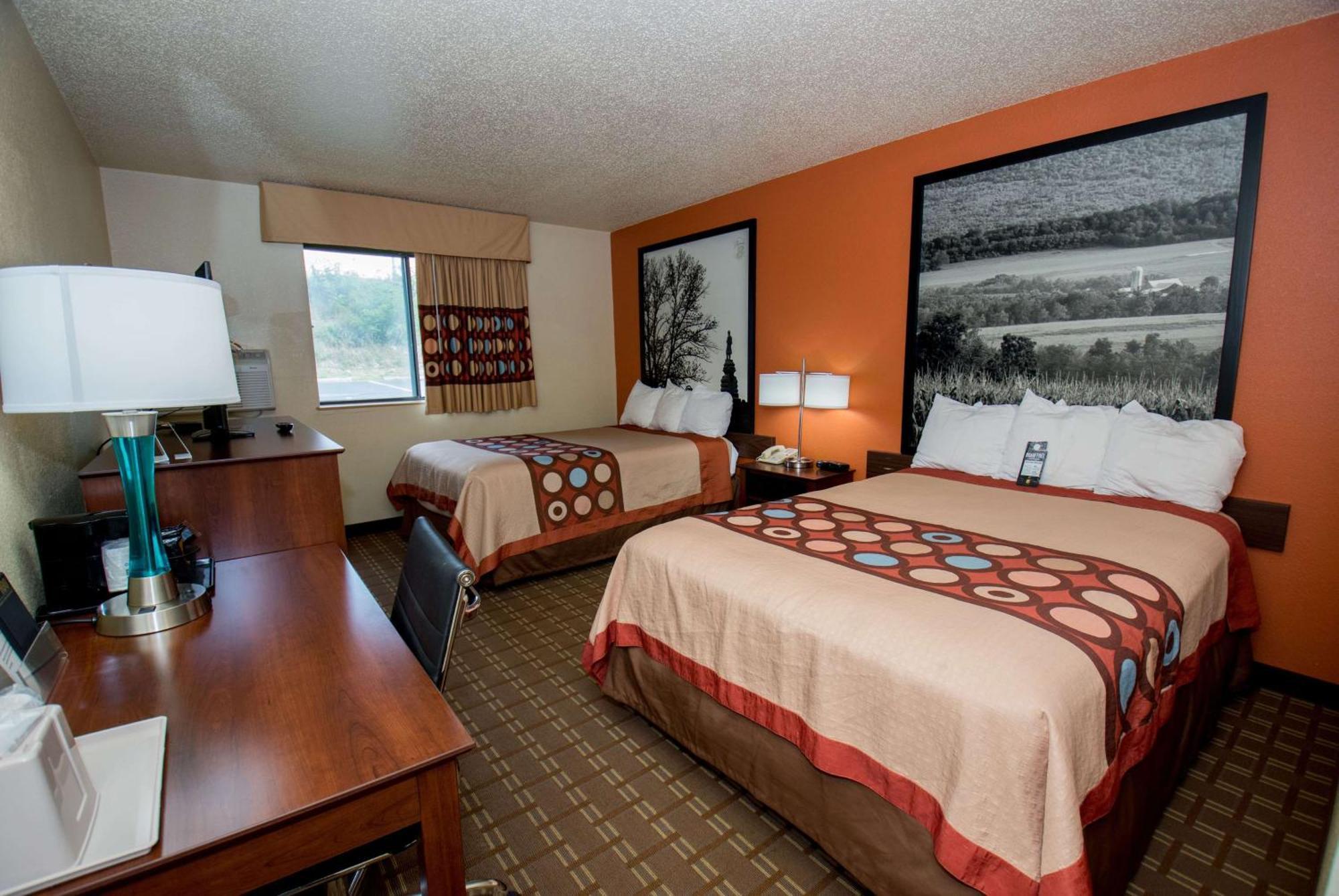 Super 8 By Wyndham Altoona Exterior foto